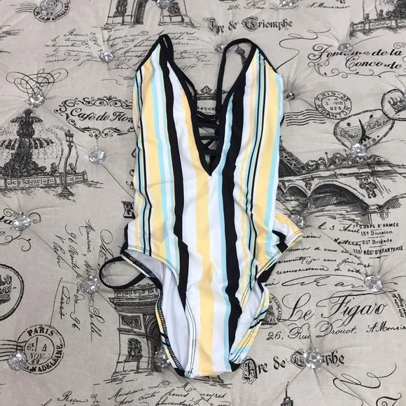 🎁 Ella Moss Tenacious Stripe One-Piece Swimsuit - Picture 3 of 7